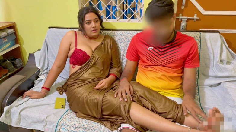 Hotty_ragini: Bhabi panas mahukan urutan
