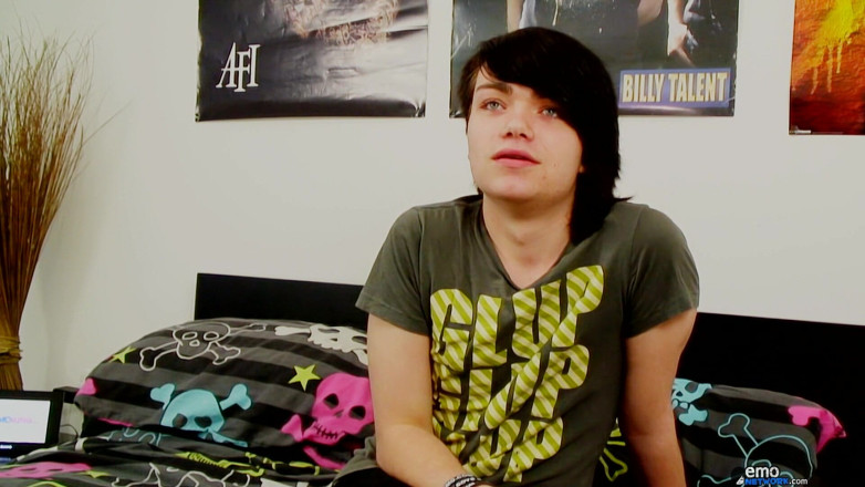 Homo Emo: Domino Learns How to Show off That Stroked Dick