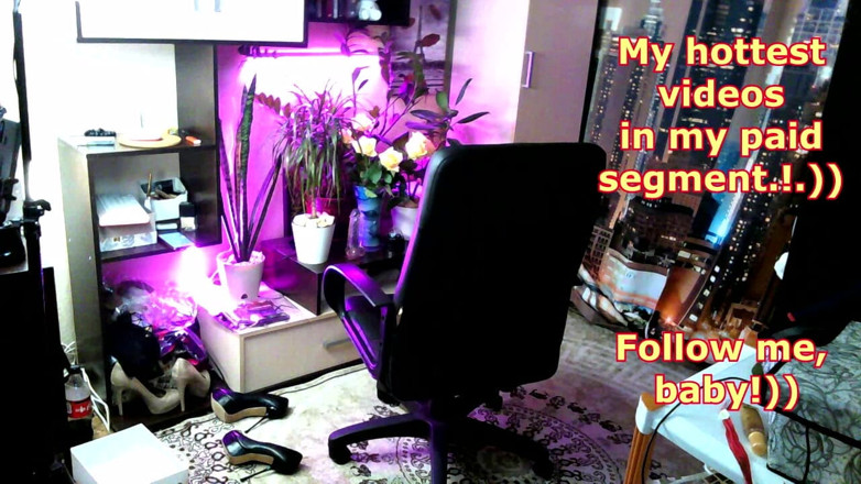 AimeeParadise: Lo spettacolo privato di una camgirl matura sposata nel suo...