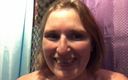 Rachel Wrigglers: Rachel Wiggler fléchit ses pecs en tant que réponse vidéo à...