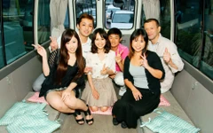 JAV sex v ulicích Tokia šukání 3 japonských teenagerek v dodávce