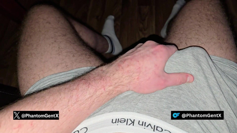 PhantomGentX: Un beau-père allemand caresse sa grosse bite bien dure dans...