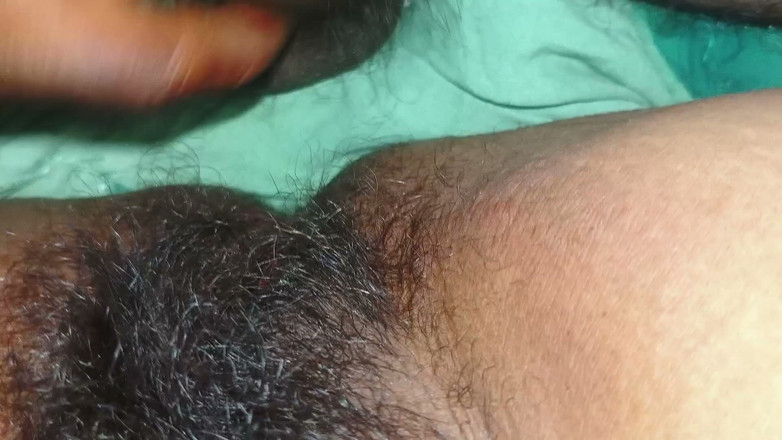 Sexy aunty: The Brother-in-law Thrust His Cock Into the Gujarati Sister-in-law's Pussy.