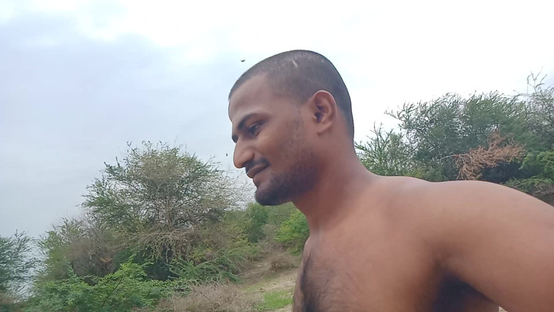 KUMBHA MANOJ KUMAR: La ragazza di lezioni è insegnante