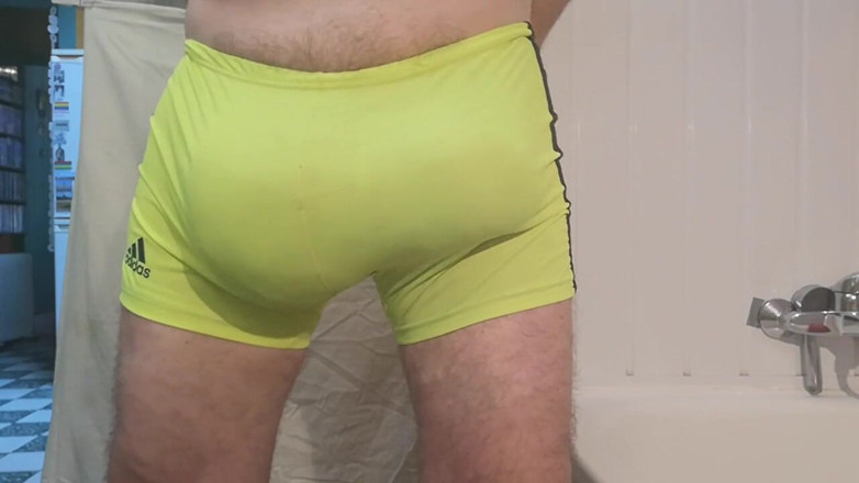 Monster_Meat_: Pertunjukan fetish bulging
