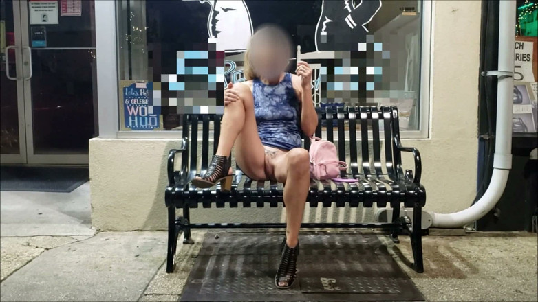 Fantasy Milf: Calle milf sin bragas