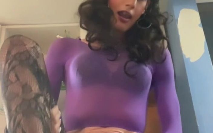Lisa Luvly: Sexy cross/ trans spielen