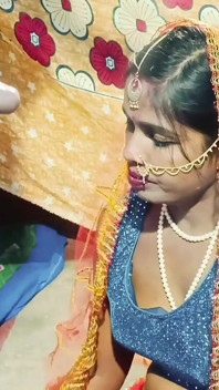 Desi ragazza prima notte con il suo patrigno