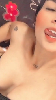 A Delicious Kiss From a Beautiful Latina