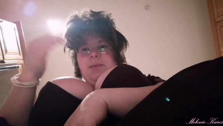 Melonie Kares: Giantess stepmom POV