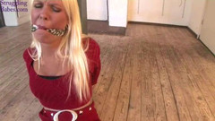 Submissed: Natalie Pole- legată de Cleavegagged