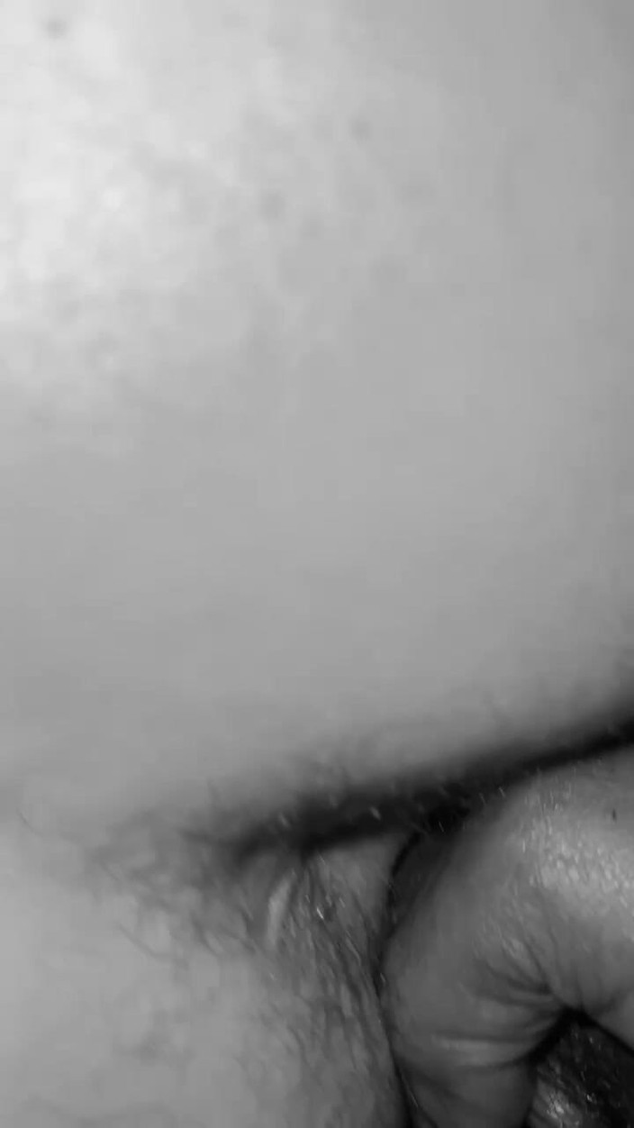 Iiwii 11BBC trans: Tête en bas, chatte en l’air