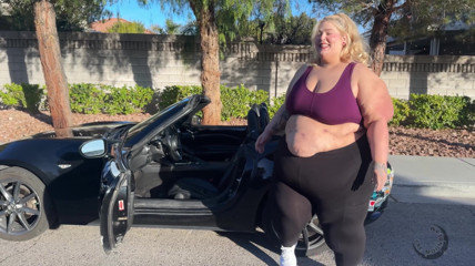Jae Moonbeam: Tiny Car Squeeze