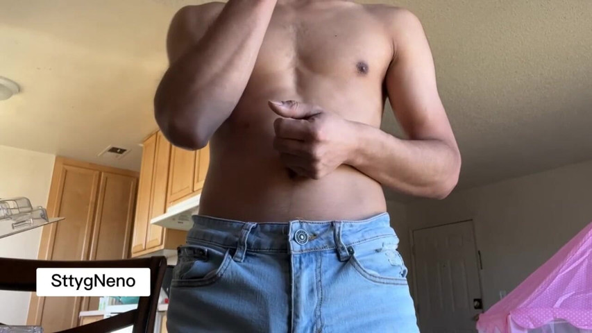 Sexy 18 Year Old Boy Eating Nuts to Ejaculate Huge (Xooshua (xblue18))