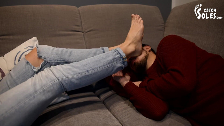 Czech Soles - foot fetish content: Nikola's first foot worship in her life!