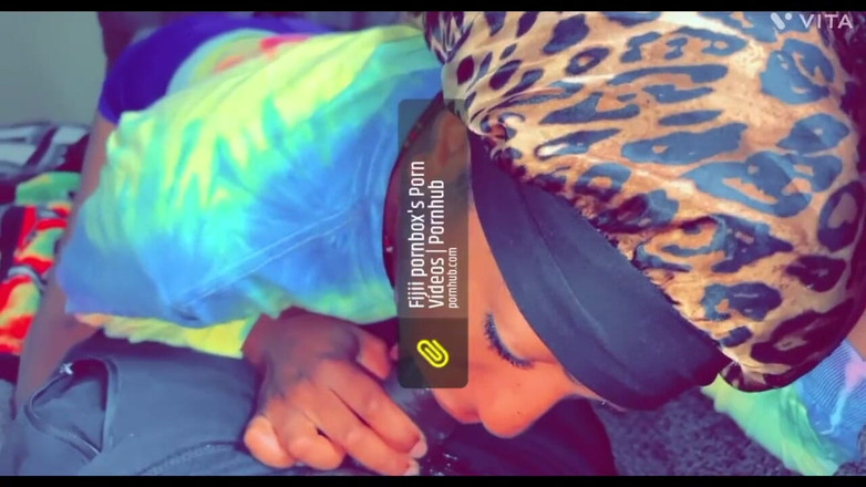 Fijii pornbox: Hete meid wordt in haar kont geneukt nadat ze het...