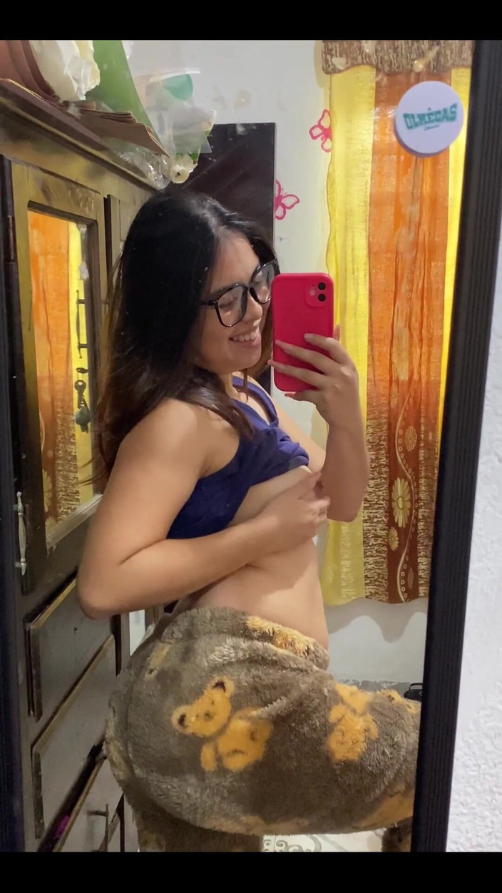 camicamilahotwife: Kim gelip beni sikmeye cesaret ediyor