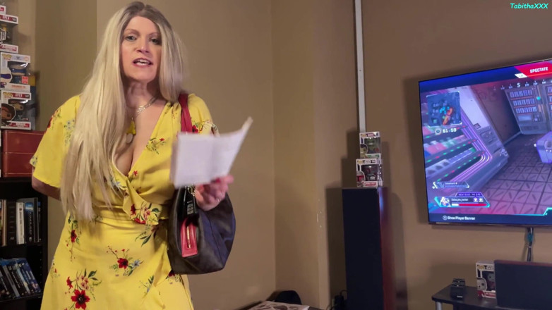 TabithaXXX: Matrigna gigantessa - riduce il figliastro 2 adora il suo corpo