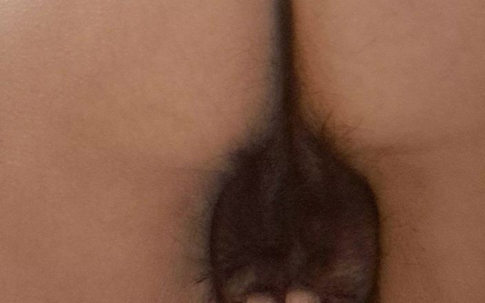Mommy big hairy pussy: 清洁熟女阴户