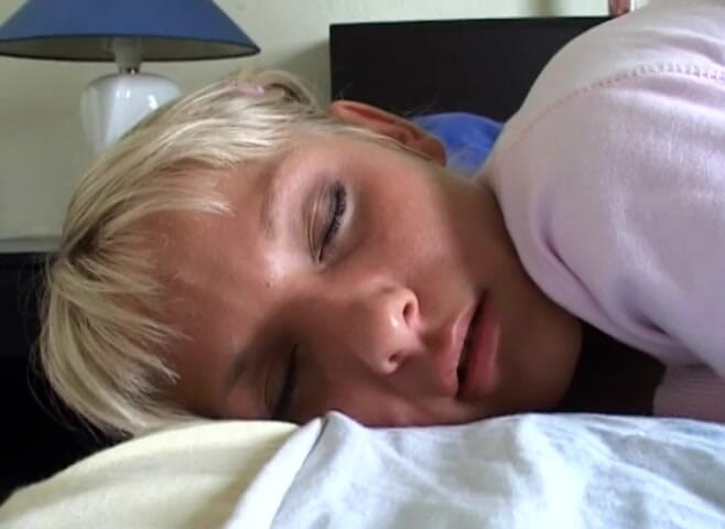 German Fuck Movie: Tocado en el culo por mi novia