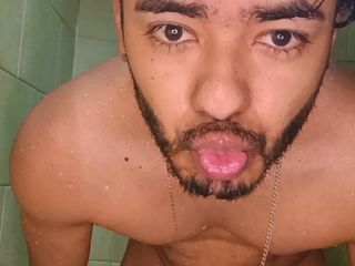 Tomm hot: Come Take a Bath with Daddy Tomas