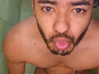 Tomm hot: Ven a tomar un baño con papi Tomas