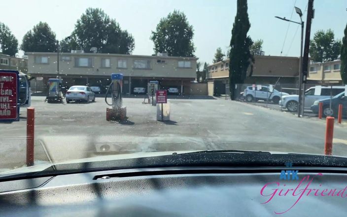 ATK Girlfriends: Vacanță virtuală