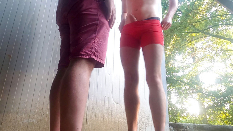 Matthew Fox Be: 맨발 섹스로 끝나는 공원에서 잘 매달린 트윈크를 만나다