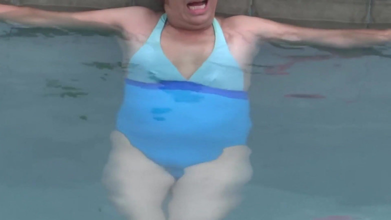 Ardientes69: Video 1 di 3 - La mia moglie di 58 anni si mette in...