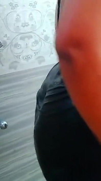 Foarte sexy în timpul verii, mama vitregă vrea să facă duș noaptea, fiul vitreg, de asemenea, alăturați-vă