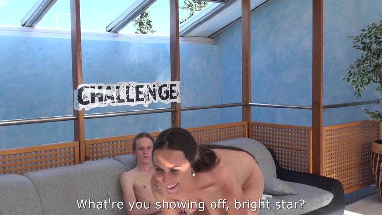Melone Challenge: Mea melone ve wendy moon karışık boşalma patlaması yapıyor