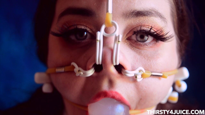 Freshie juice: Hucow Služka Nose Hooks a Gag Talk