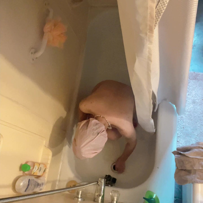 sweethanajapanese: Hot Weather Hana Need Cool Down Her Body