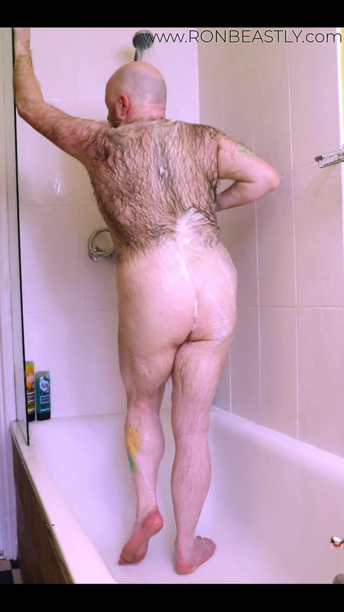 RonBeastlyFTM: Ging onder de douche om schoon te maken, werd uiteindelijk...