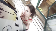 Mia Bandini: Amatérský Outdooe Sex na sněhovém balkóně