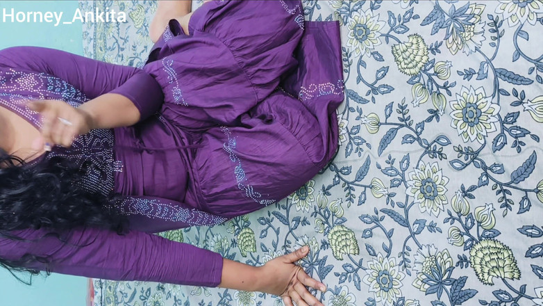 Horney_Ankita: Üvey kız kardeşimi sikiyorum sıkı amcık Hintçe net sesli seks,...