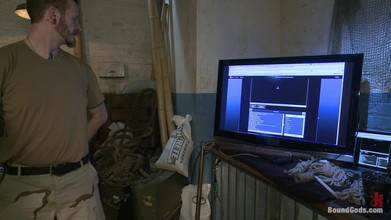 Bound gods: Escursioni o spie - il pubblico fuori dal verdetto