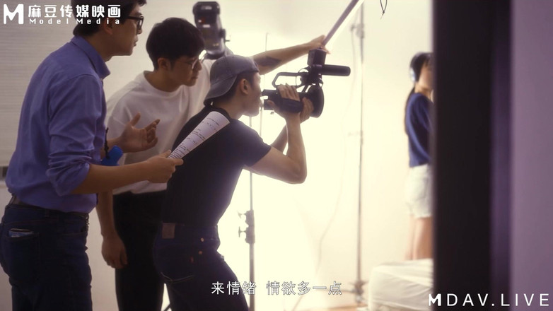 ModelMedia Asia: BĂRBAT-0005 Gol