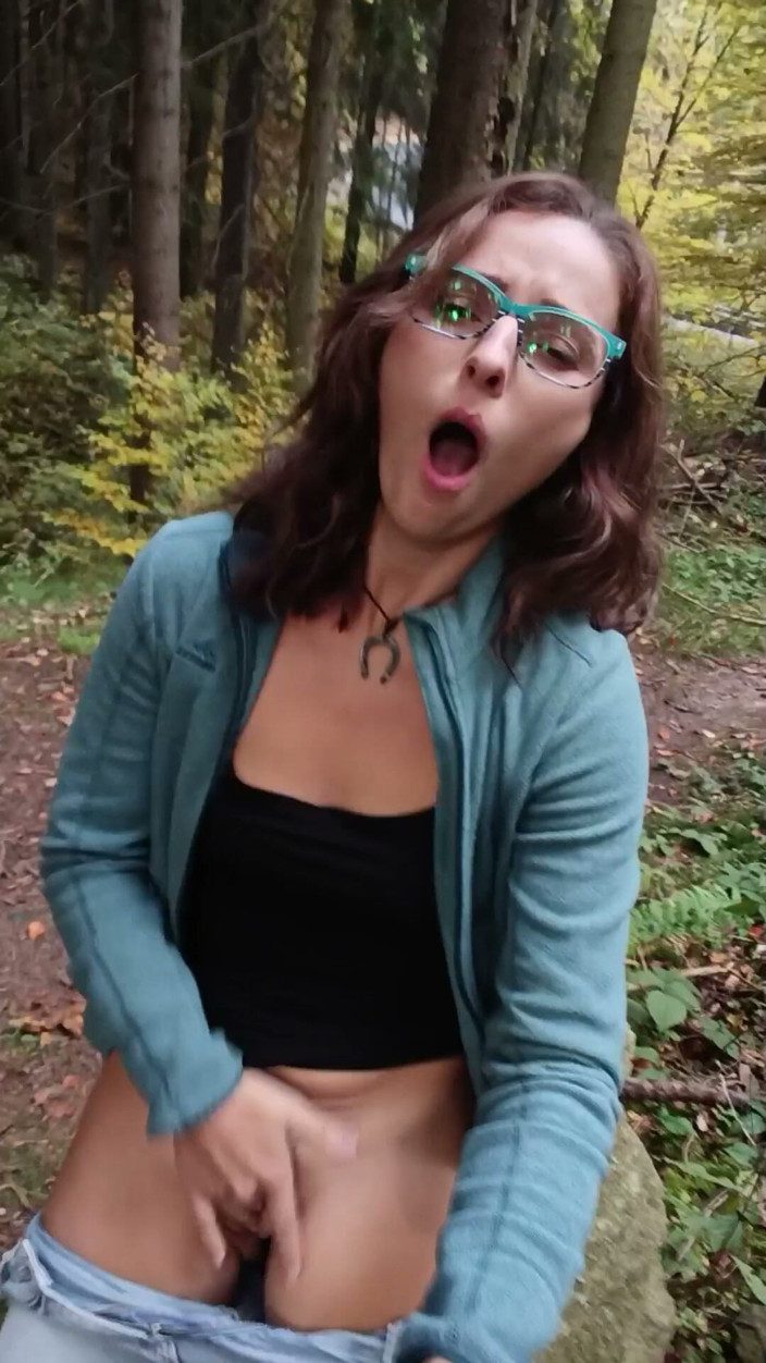 Lucianna Lucci: Masturbation in Forest