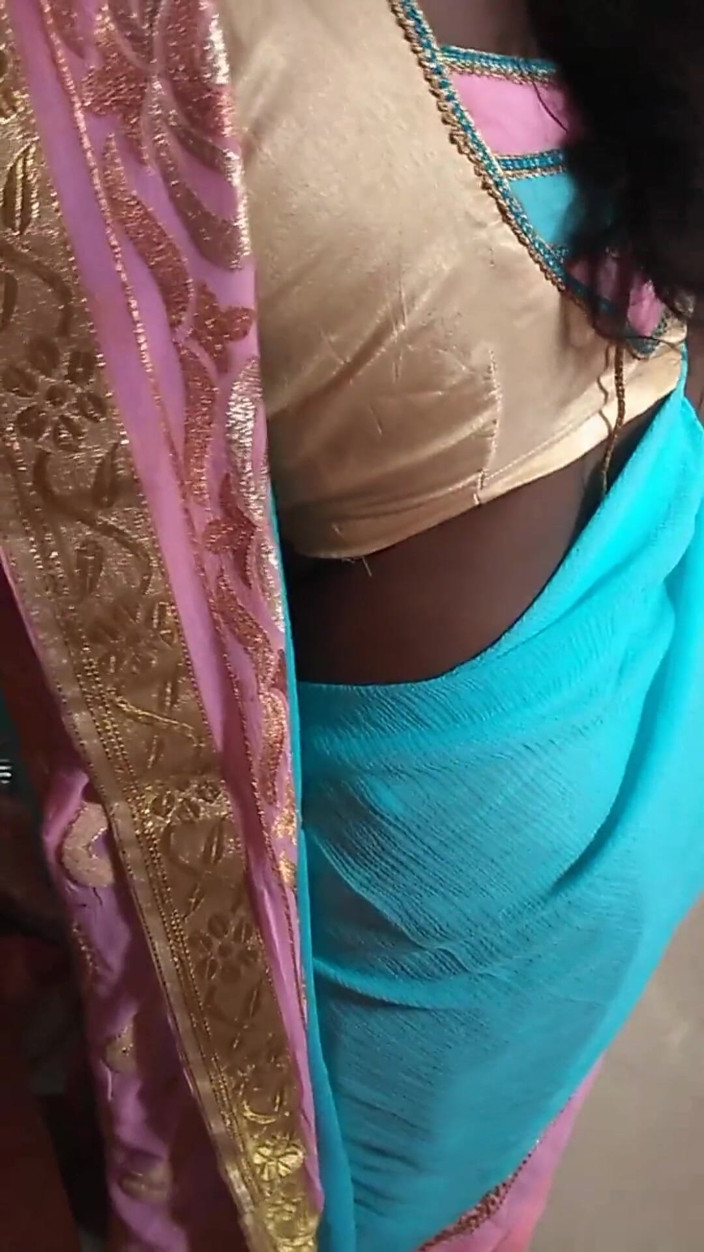 RenuRaj: tamil desi chodne laayak mammi renu ki nooru tel maalish,...