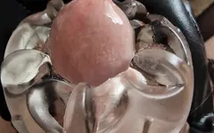 Bị bạn gái chuyển giới giật mình với lượng tinh khổng lồ