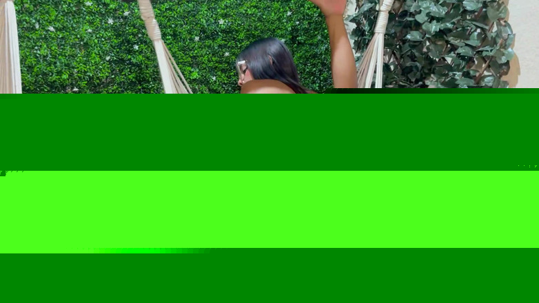 Saraymike: Karena pantat bahenol teman sekamarku yang super sange ini dientot...