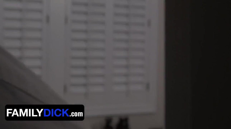 Say Uncle: L'amico etero succhia il cazzo di un vecchio mentre viene...