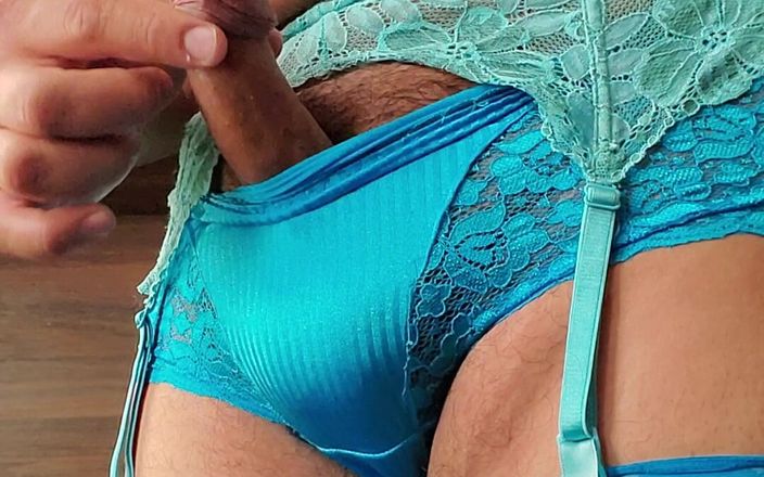 My panties: पूर्ण नायलॉन और लेस पैंटीज और मैचिंग ब्रा और स्टॉकिंग्स