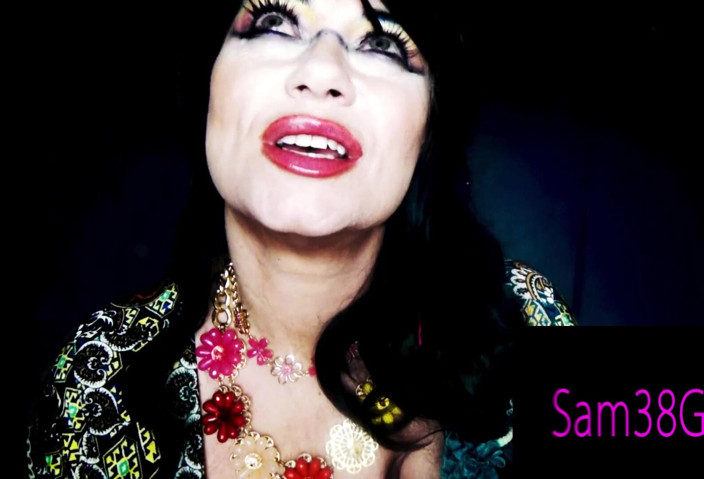 Samantha 38G: Serena lip-verführung