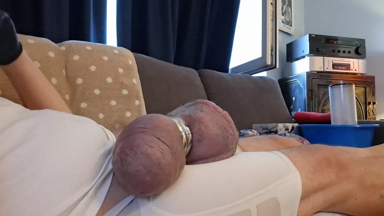 Monster_Meat_: Masturbare cu degetul până la filmare cu spermă