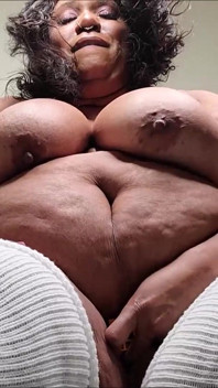 Giantess Fucks a Bus