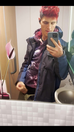 Caruso Rainbow: Pausa veloce nel bagno del treno