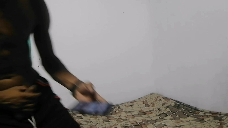 Adribella69: Chica universitaria deja que su coño estallen por su profesor...