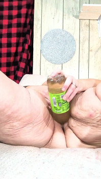 Ouvi falar de Nestea Plunge prostituta fode Lipton e esguicha como uma esponja